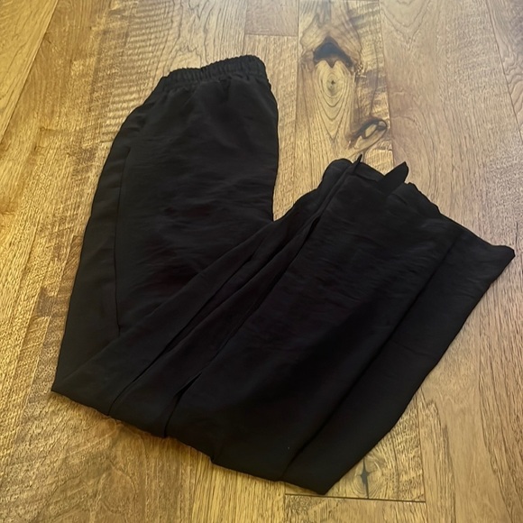 NWT Zara Woman’s Black Flowy Pants Size S - Picture 1 of 6